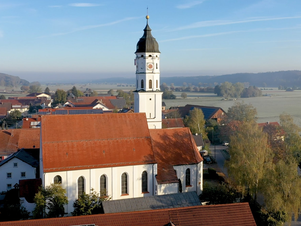 Kirche Mariä Himmelfahrt in Lauchdorf